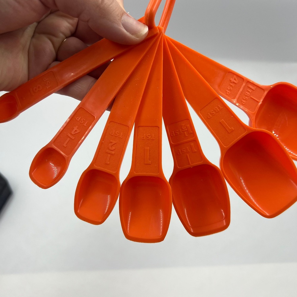 Vintage Tupperware Orange Measuring Spoons Set of 6 Scoop Style with Ring 1260 - Picture 4 of 8
